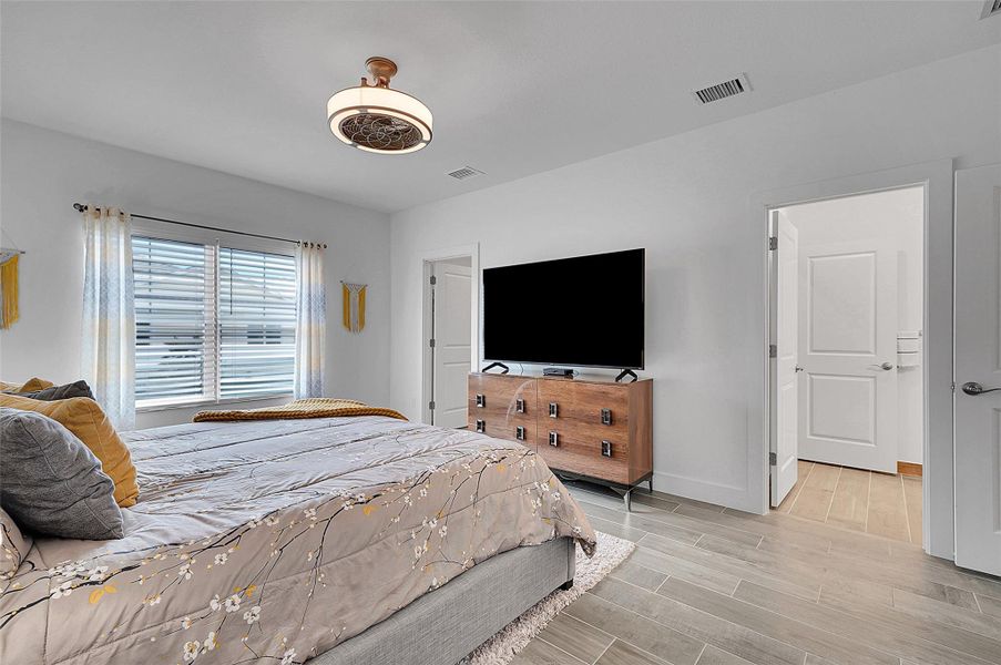 Furnished interior view inside a new home in , Deerfield Beach (Image 14).