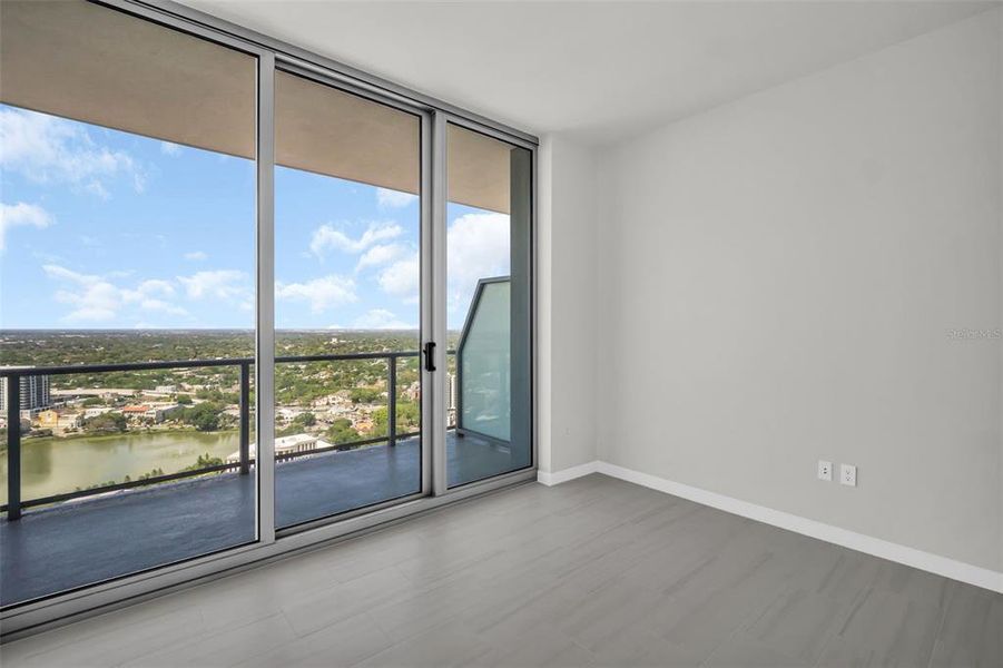 Spacious, unfurnished interior of a new home in , St. Petersburg (Image 22).