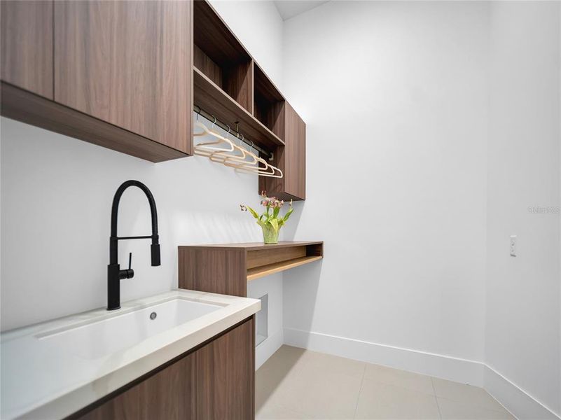 Furnished interior view inside a new home in , Clermont (Image 12).