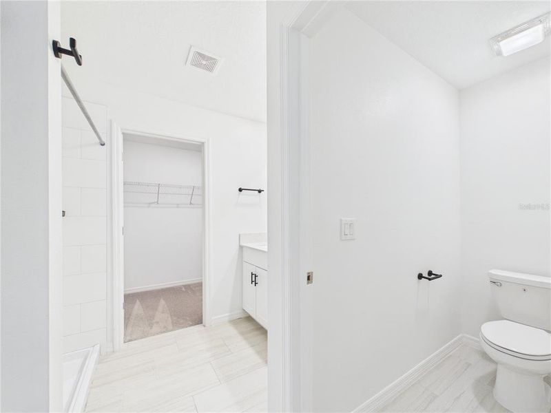 Spacious, unfurnished interior of a new home in Two Rivers, Zephyrhills (Image 38).