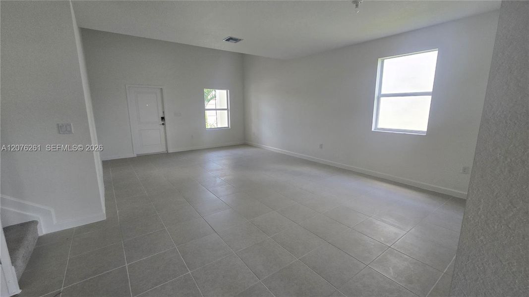 Spacious, unfurnished interior of a new home in , Homestead (Image 11).