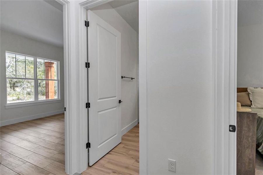 Spacious, unfurnished interior of a new home in , Dunnellon (Image 21).