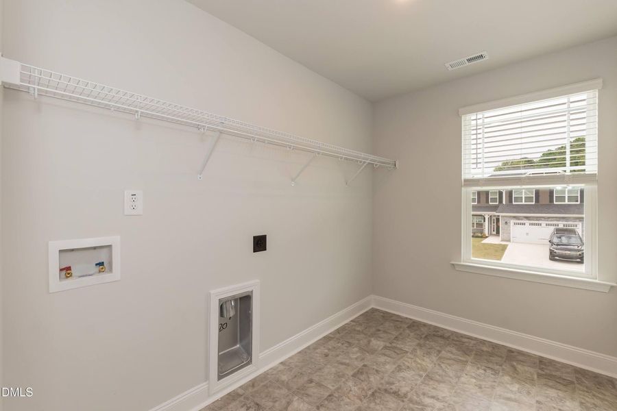 Spacious, unfurnished interior of a new home in Southern Estates, Sanford (Image 28).