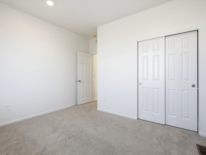 Spacious, unfurnished interior of a new home in Meridian Ranch, Peyton (Image 27).