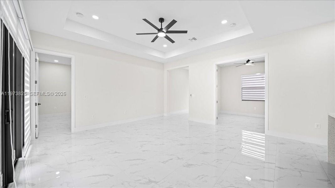 Spacious, unfurnished interior of a new home in , Cape Coral (Image 20).