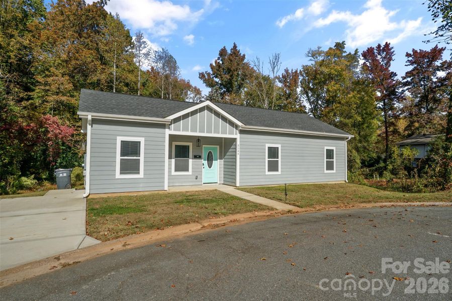 Exterior details and patio area of a home in , Charlotte (Image 20).