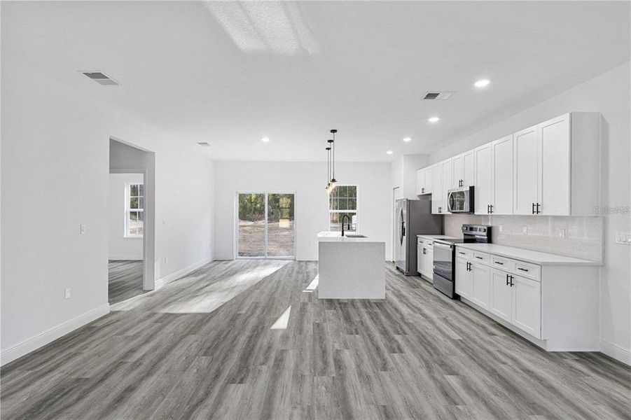 Image 10 of a home in .