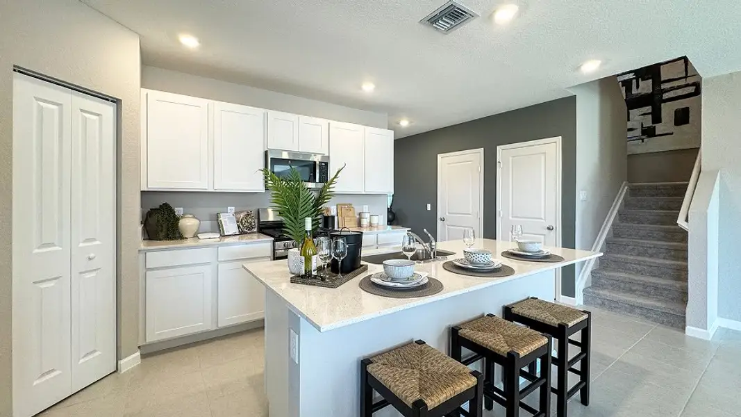 Florida Core N006 Honor Kitchen 3of4 F1 Base6