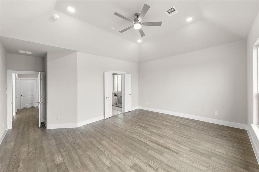 Spacious, unfurnished interior of a new home in Sutton Fields, Celina (Image 30).