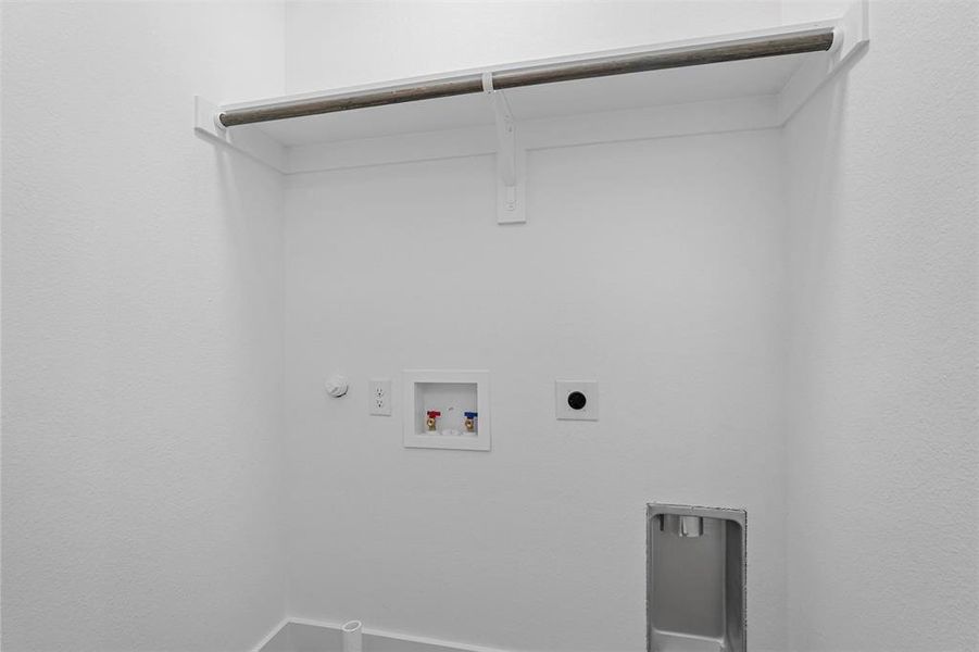 Spacious, unfurnished interior of a new home in , Dallas (Image 16).