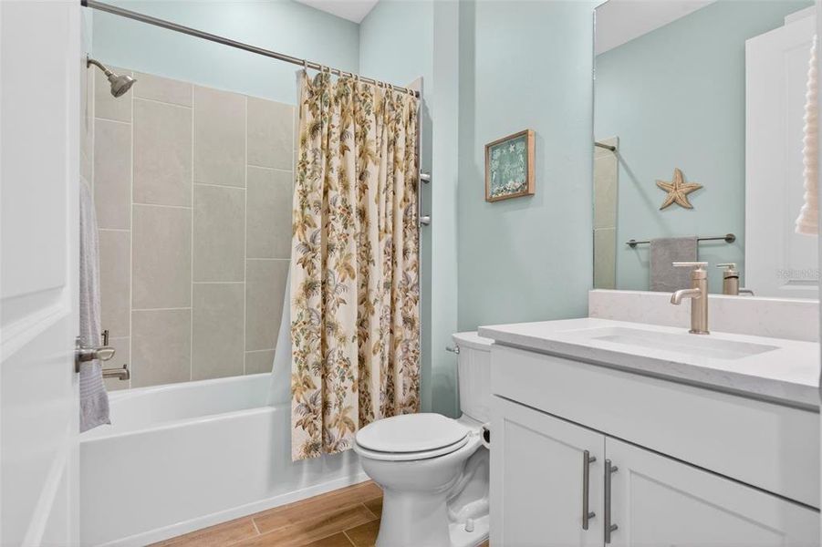 Furnished interior view inside a new home in , Englewood (Image 37).