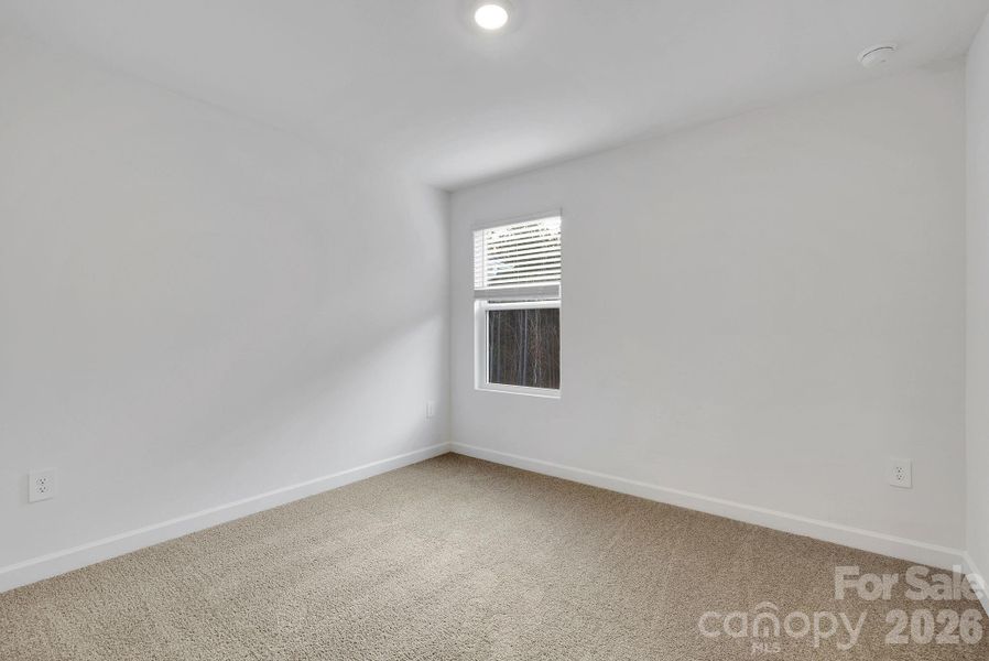 Spacious, unfurnished interior of a new home in Nolen Farm, Gastonia (Image 19).
