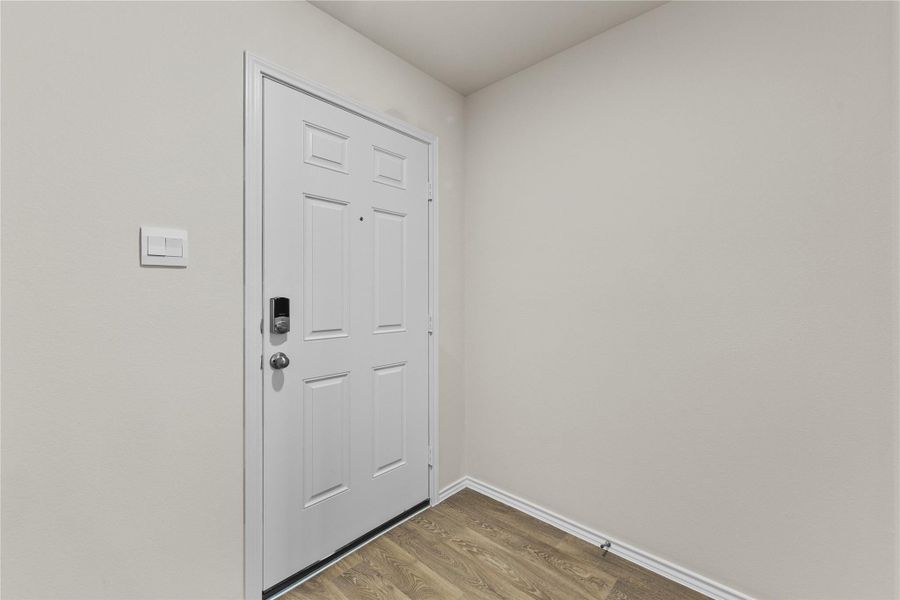 Spacious, unfurnished interior of a new home in Sunset Oaks, Maxwell (Image 11).