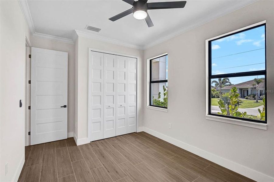 Spacious, unfurnished interior of a new home in , Rotonda West (Image 40).