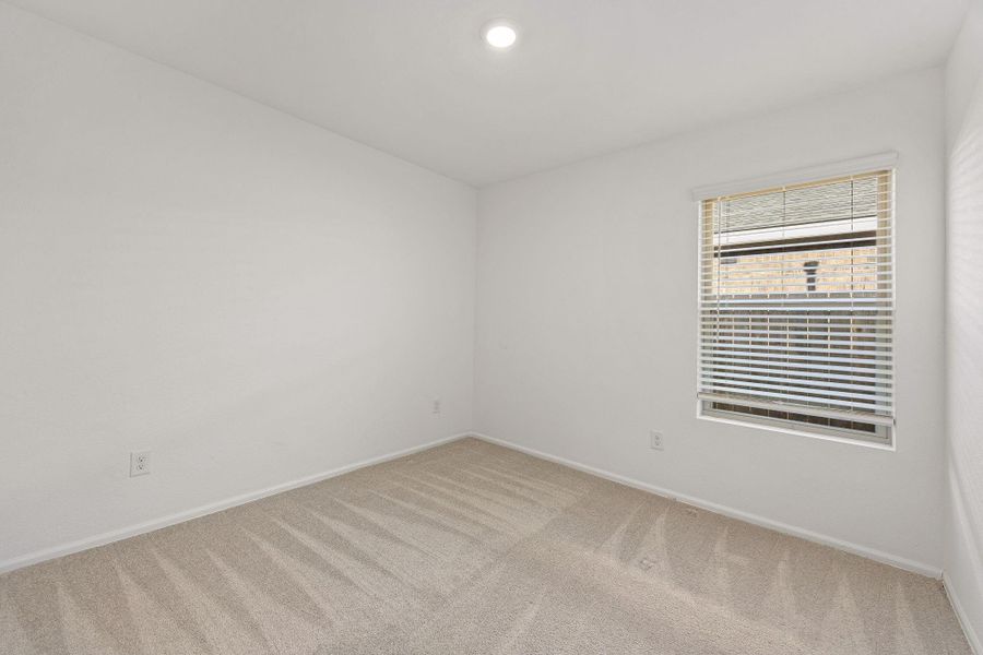 Spacious, unfurnished interior of a new home in Tavola, New Caney (Image 14).