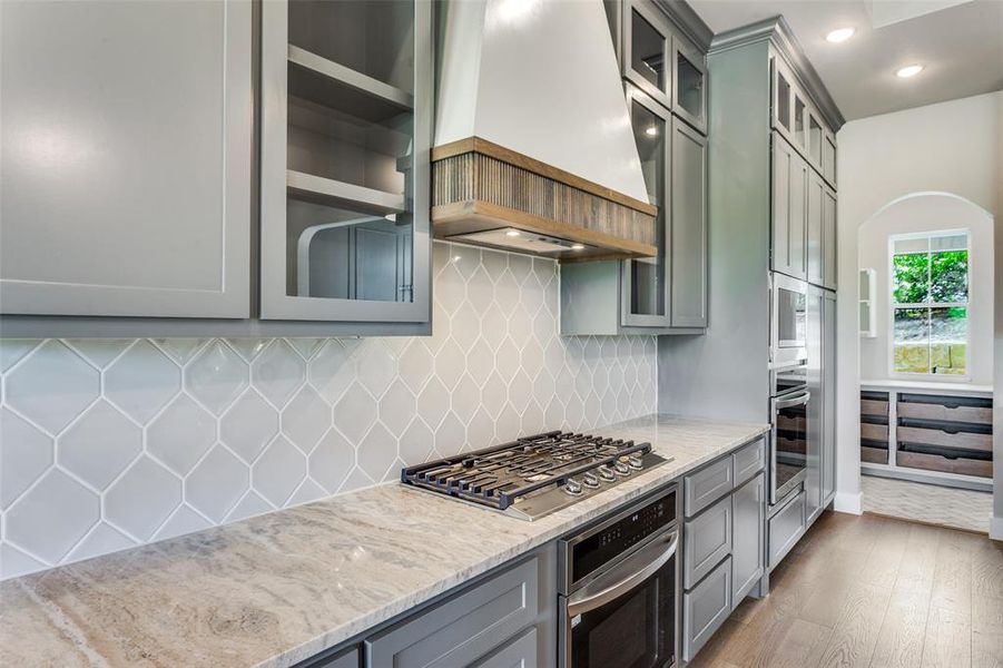 Furnished interior view inside a new home in , Weatherford (Image 9).