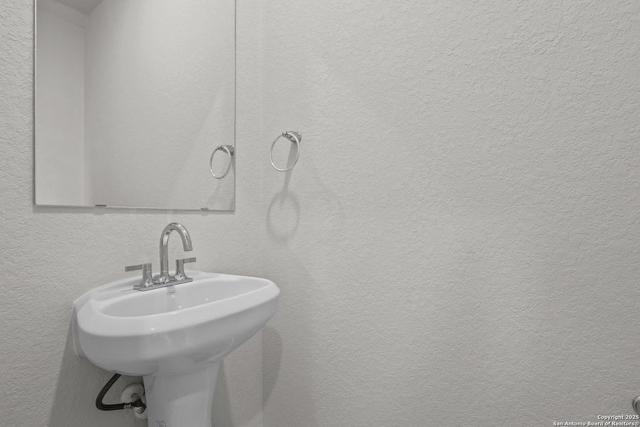 Close-up of interior finishes inside a home in Senna, Leon Valley (Image 15). Close-up of interior finishes inside a home in Senna, Leon Valley (Image 15).