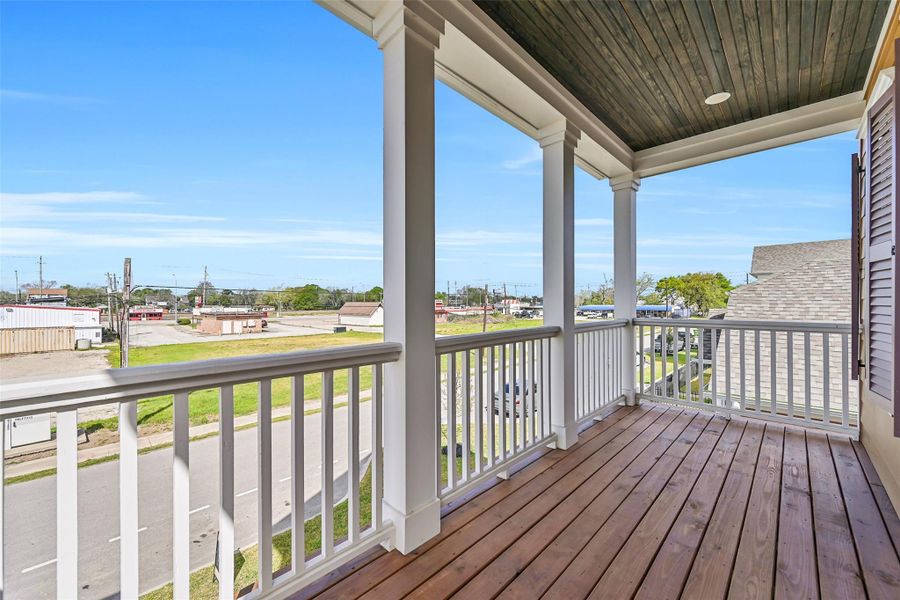 Exterior details and patio area of a home in Pearland Old Townsite, Pearland (Image 26).