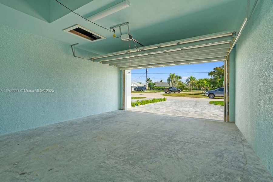 Spacious, unfurnished interior of a new home in , Cape Coral (Image 40). Spacious, unfurnished interior of a new home in , Cape Coral (Image 40).
