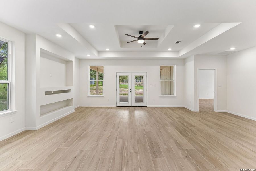 Spacious, unfurnished interior of a new home in , San Antonio (Image 16).