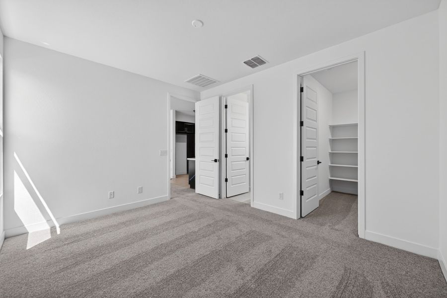 Spacious, unfurnished interior of a new home in Artisan at Asante, Surprise (Image 20).
