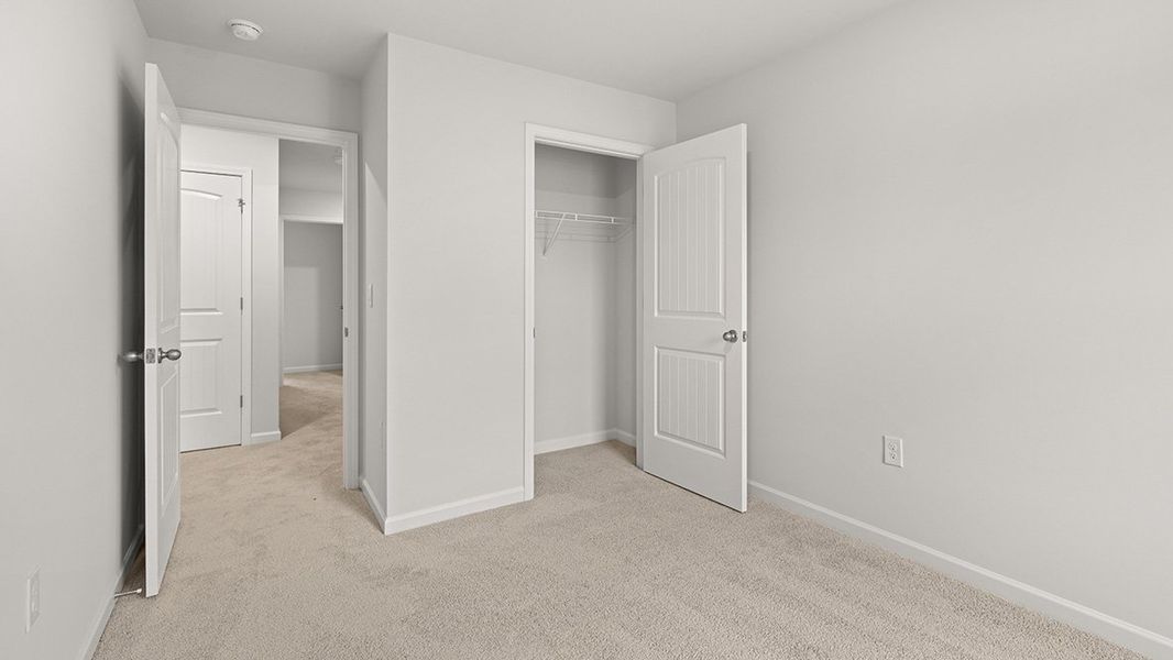 Spacious, unfurnished interior of a new home in Woodbury Park, South Fulton (Image 29).