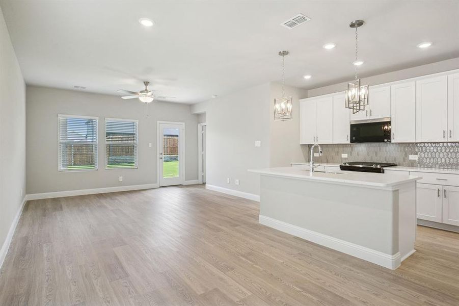 Photo is not of the actual home, but is an inspirational photo of builder’s model home and may depict options, furnishings, and/or decorator features that are not included. Photo is not of the actual home, but is an inspirational photo of builder’s model home and may depict options, furnishings, and/or decorator features that are not included.