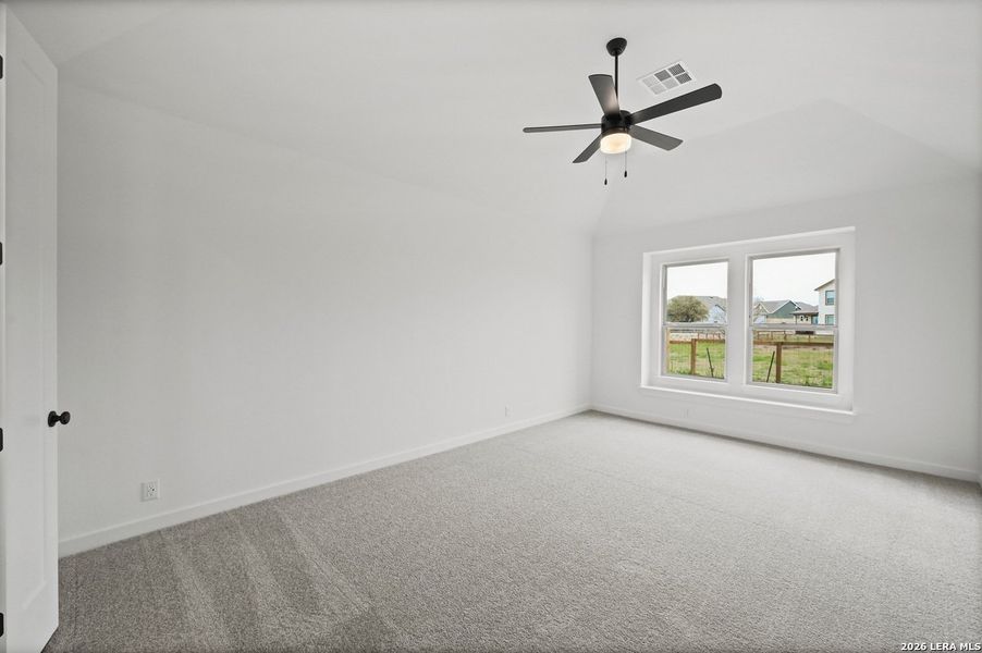 Spacious, unfurnished interior of a new home in The Crossvine, Schertz (Image 18).
