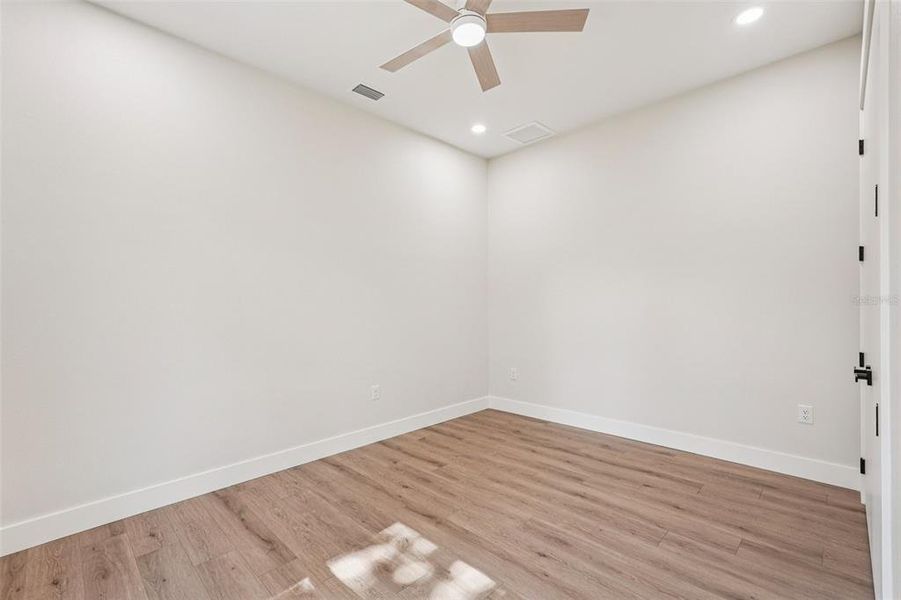 Spacious, unfurnished interior of a new home in , Port Charlotte (Image 20).