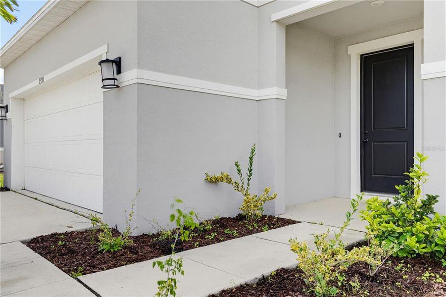 Exterior details and patio area of a home in , Parrish (Image 33).