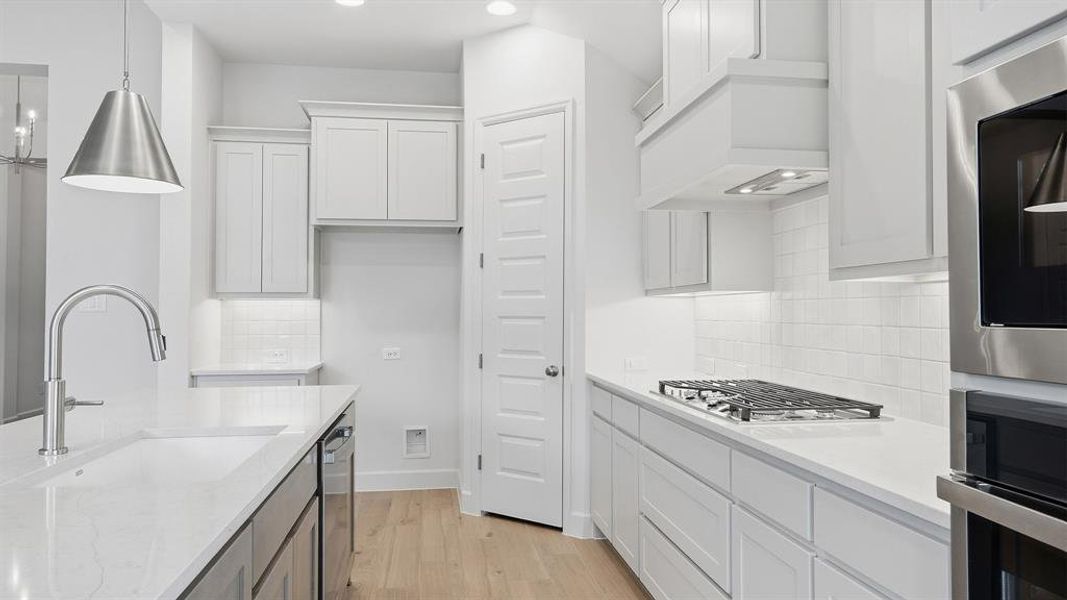 Furnished interior view inside a new home in Cambridge Crossing, Celina (Image 7).