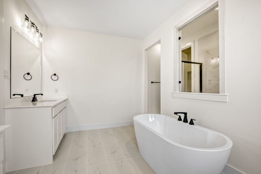 2222 Prickly Cactus - Primary Bathroom