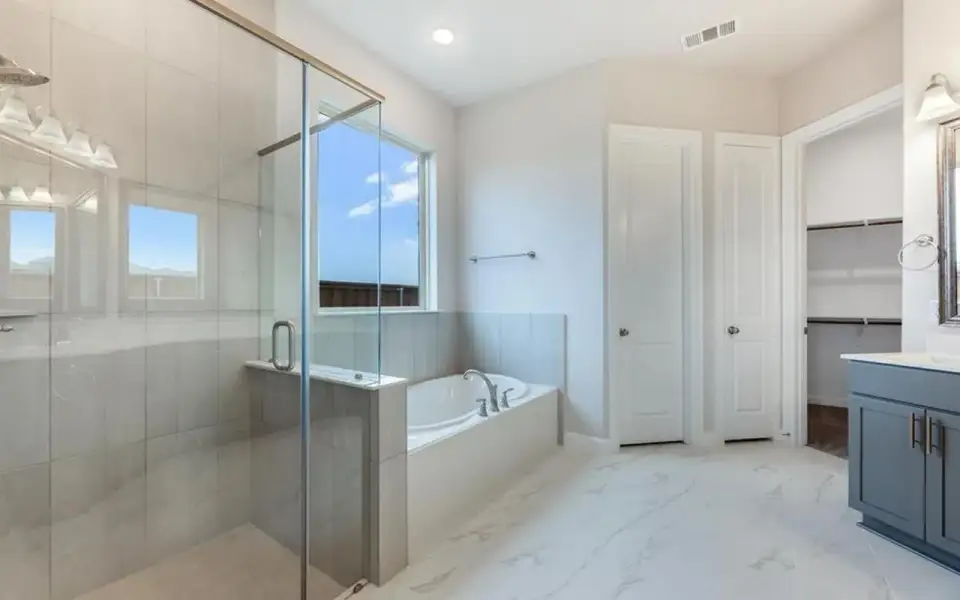 Representative furnished interior of a home built from the Santa Barbara by CastleRock Communities in Lakesong, Grand Prairie (Image 9).