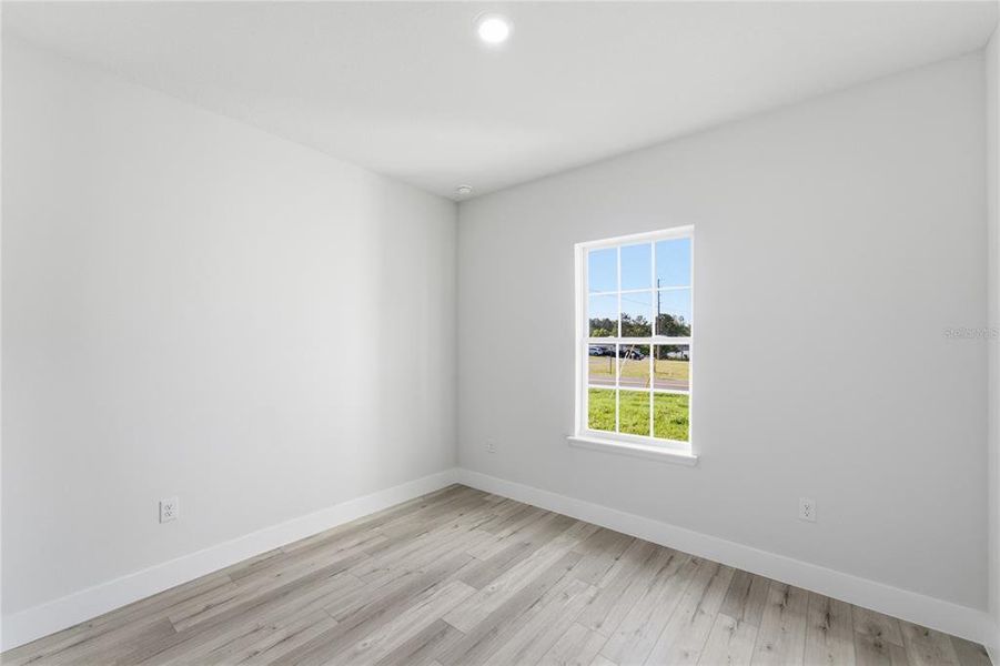 Spacious, unfurnished interior of a new home in , Citrus Springs (Image 29).