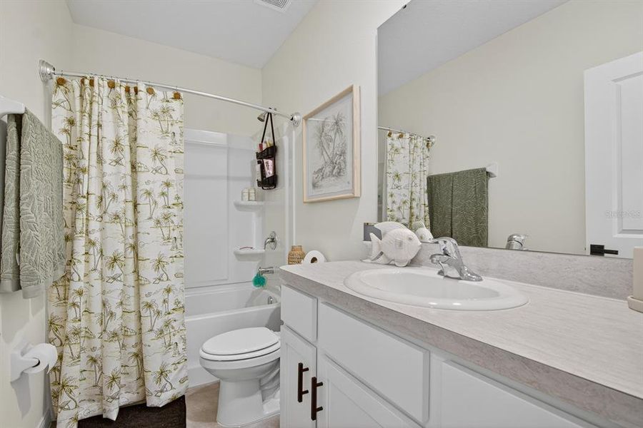 Furnished interior view inside a new home in , Apollo Beach (Image 30).