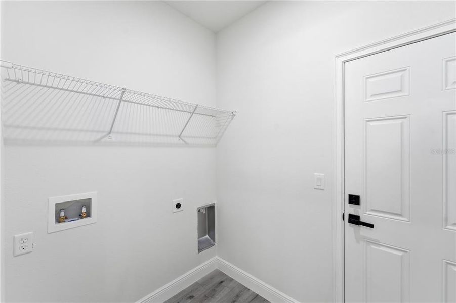 Spacious, unfurnished interior of a new home in , Dunnellon (Image 29).