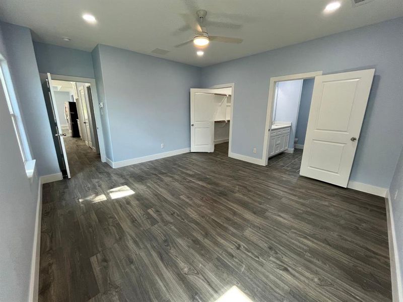 Furnished interior view inside a new home in , Fort Worth (Image 13). Furnished interior view inside a new home in , Fort Worth (Image 13).