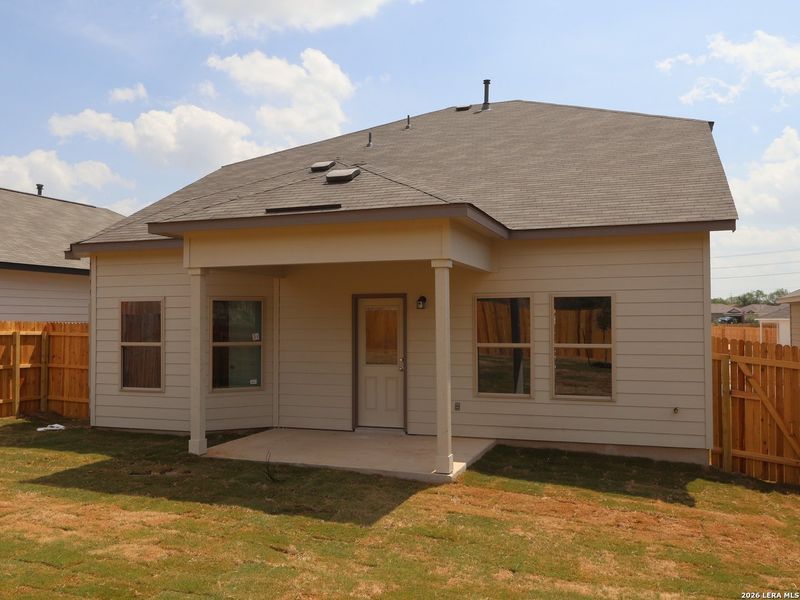 Exterior details and patio area of a home in Agave, San Antonio (Image 22).
