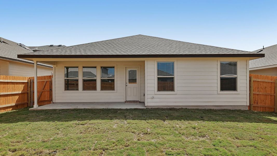 Exterior details and patio area of a home in Turnbo Ranch, Killeen (Image 4).