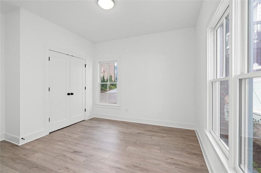 Spacious, unfurnished interior of a new home in Stillwood, Atlanta (Image 24).