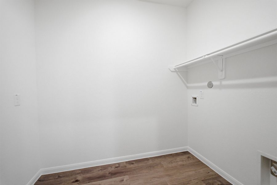 Spacious, unfurnished interior of a new home in Colony at Pinehurst, Pinehurst (Image 25).