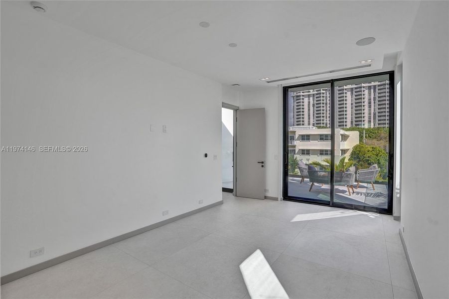 Spacious, unfurnished interior of a new home in , Miami Shores (Image 21).