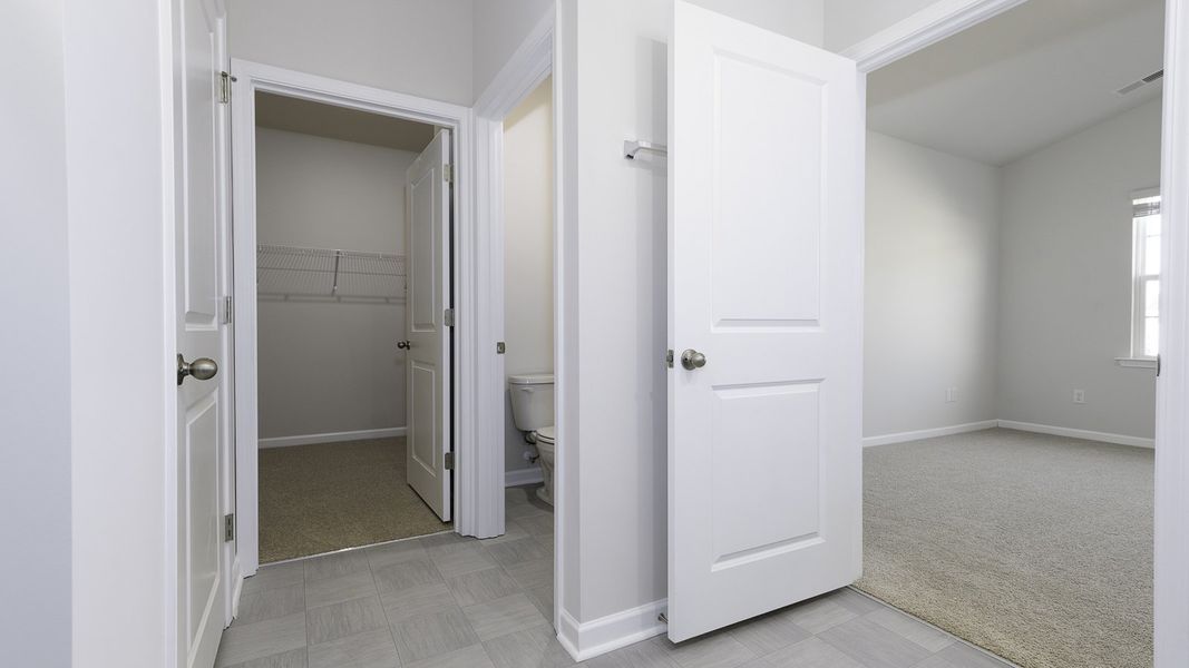Spacious, unfurnished interior of a new home in Bryson Park, Lexington (Image 20).