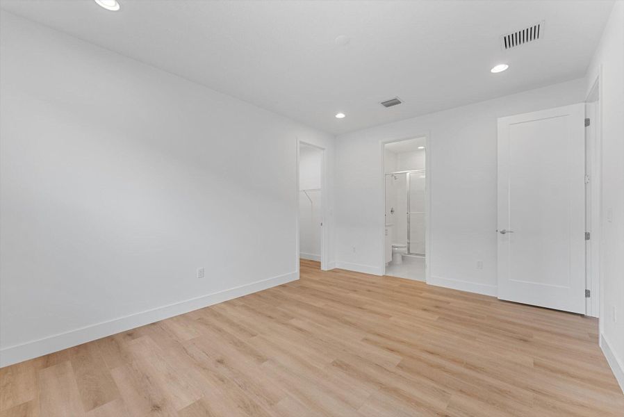 Spacious, unfurnished interior of a new home in , Boca Raton (Image 22). Spacious, unfurnished interior of a new home in , Boca Raton (Image 22).