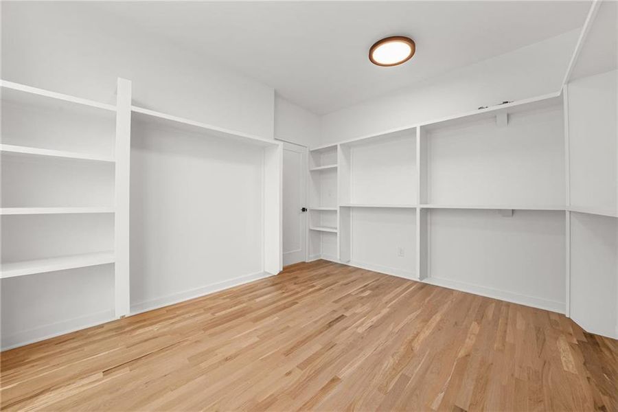 Spacious, unfurnished interior of a new home in , Atlanta (Image 24).