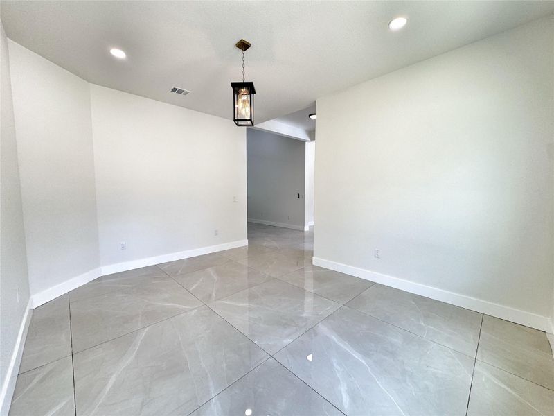 Spacious, unfurnished interior of a new home in , Dayton (Image 34).