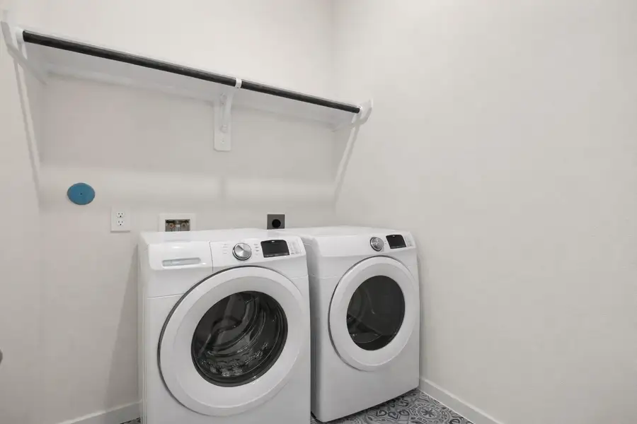 Large Utility Room Large Utility Room