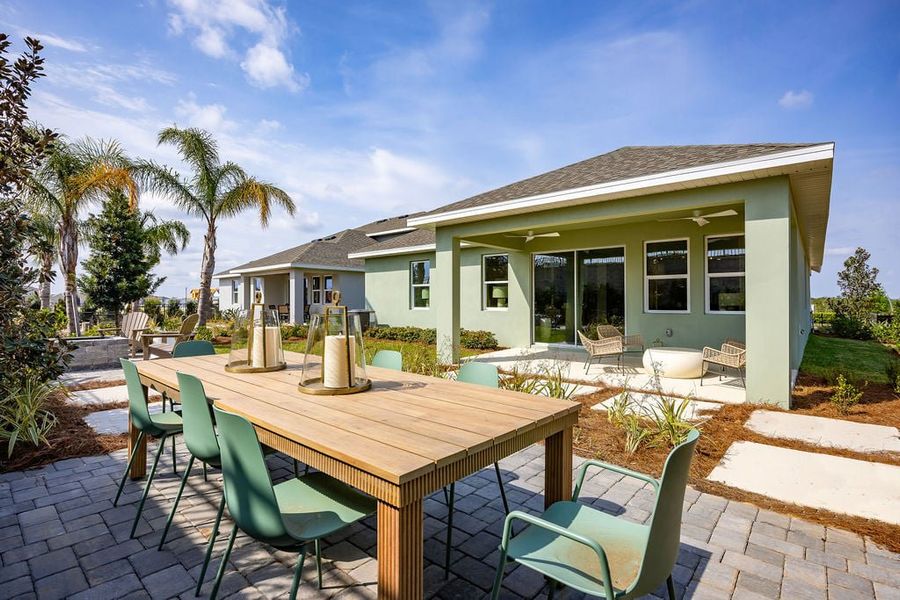 Representative exterior details of a home built from the Sabal by Risewell Homes in Cypress Bluff, Groveland (Image 3).