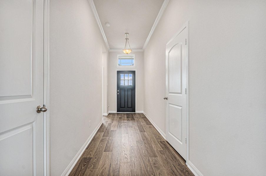 Spacious, unfurnished interior of a new home in , Bay City (Image 20).