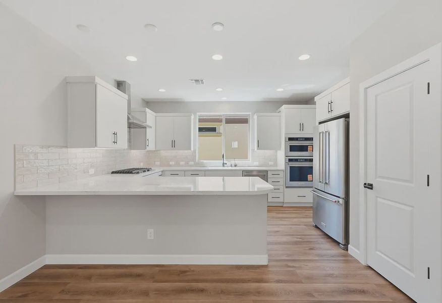 Encanterra Cannes HS 2056 Kitchen - 10 of 17